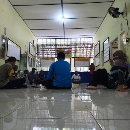 Perkuat Kamtibmas dan Bentengi Remaja dari Narkoba, Polsek Mataraman Gelar Silaturahmi di Desa Baru